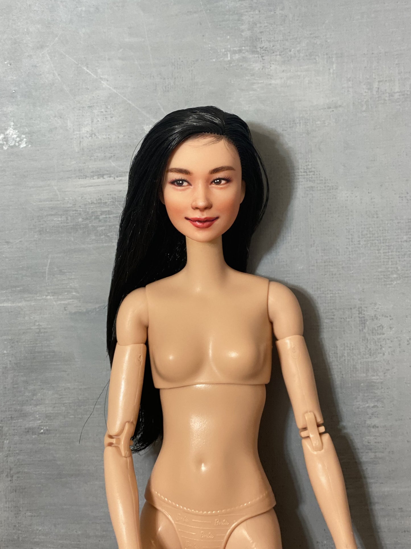 Cara de muñeca OOAK de 12" (30 cm) repintada con cuerpo de muñeca articulado