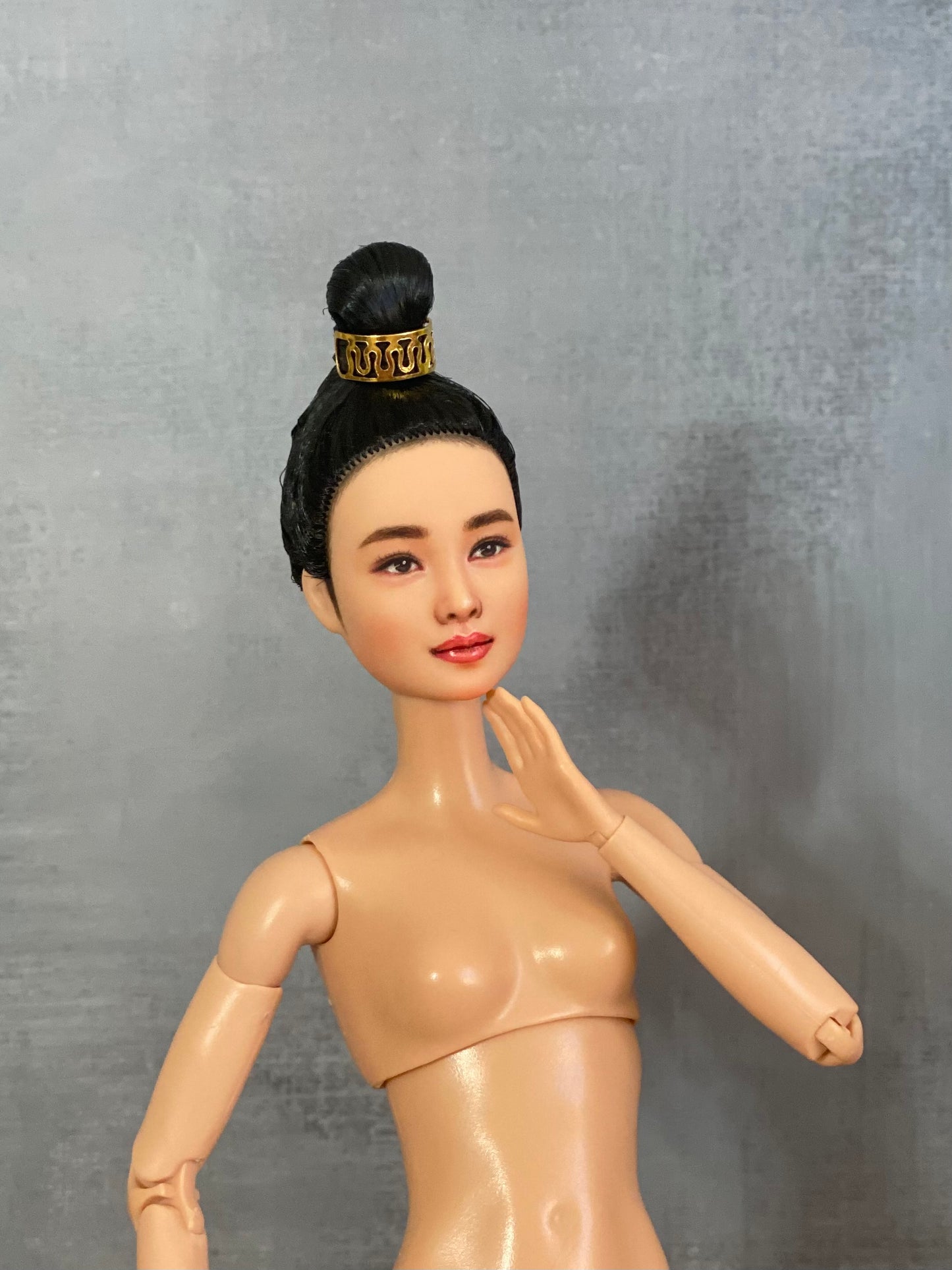Cara de muñeca OOAK de 12" (30 cm) repintada con cuerpo de muñeca articulado