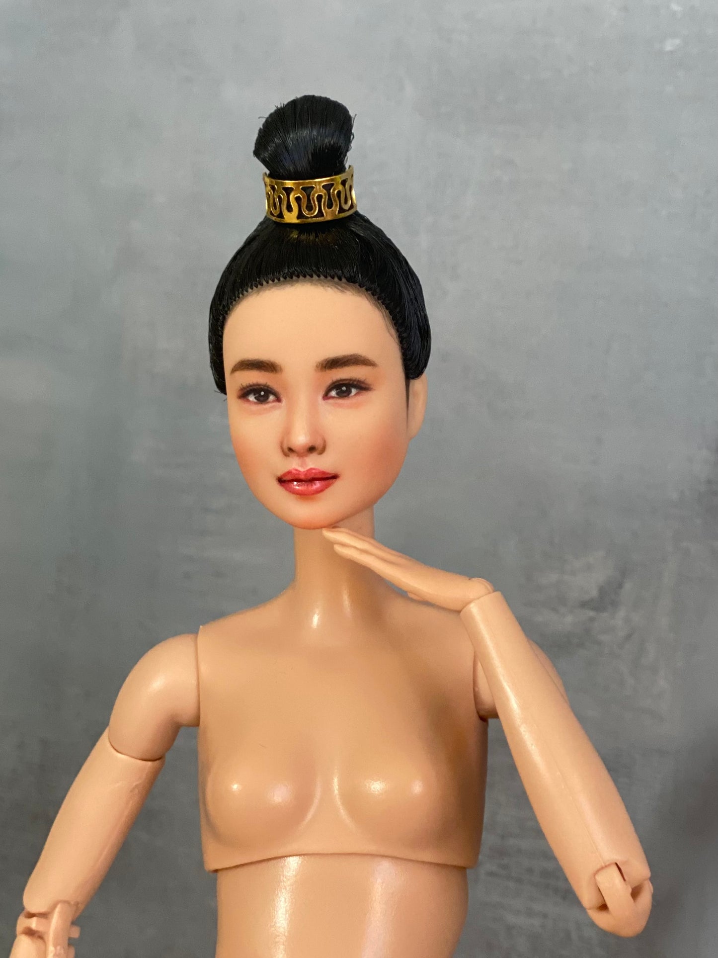 Cara de muñeca OOAK de 12" (30 cm) repintada con cuerpo de muñeca articulado