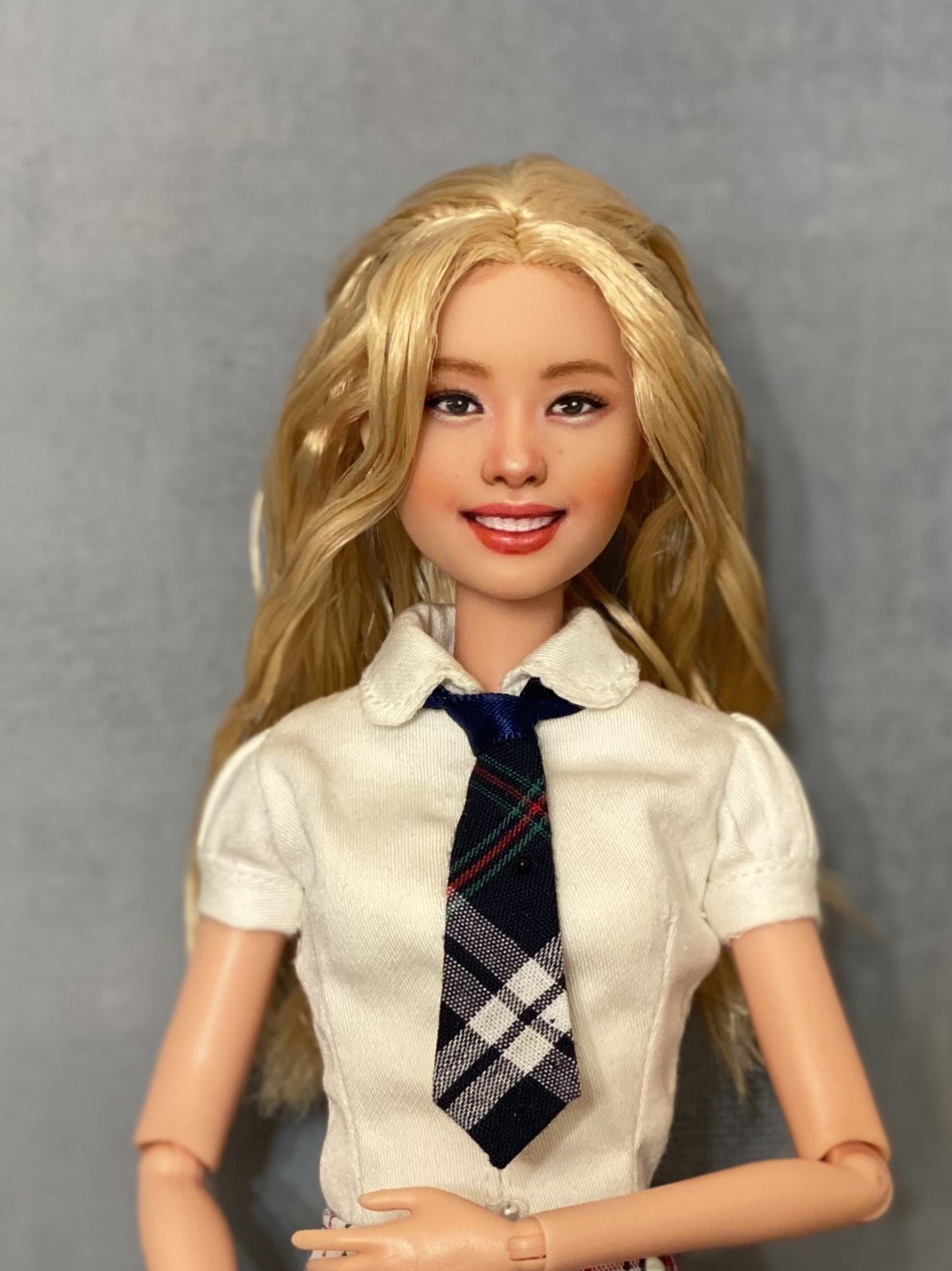 Cara de muñeca OOAK de 12" (30 cm) repintada con cuerpo de muñeca articulado