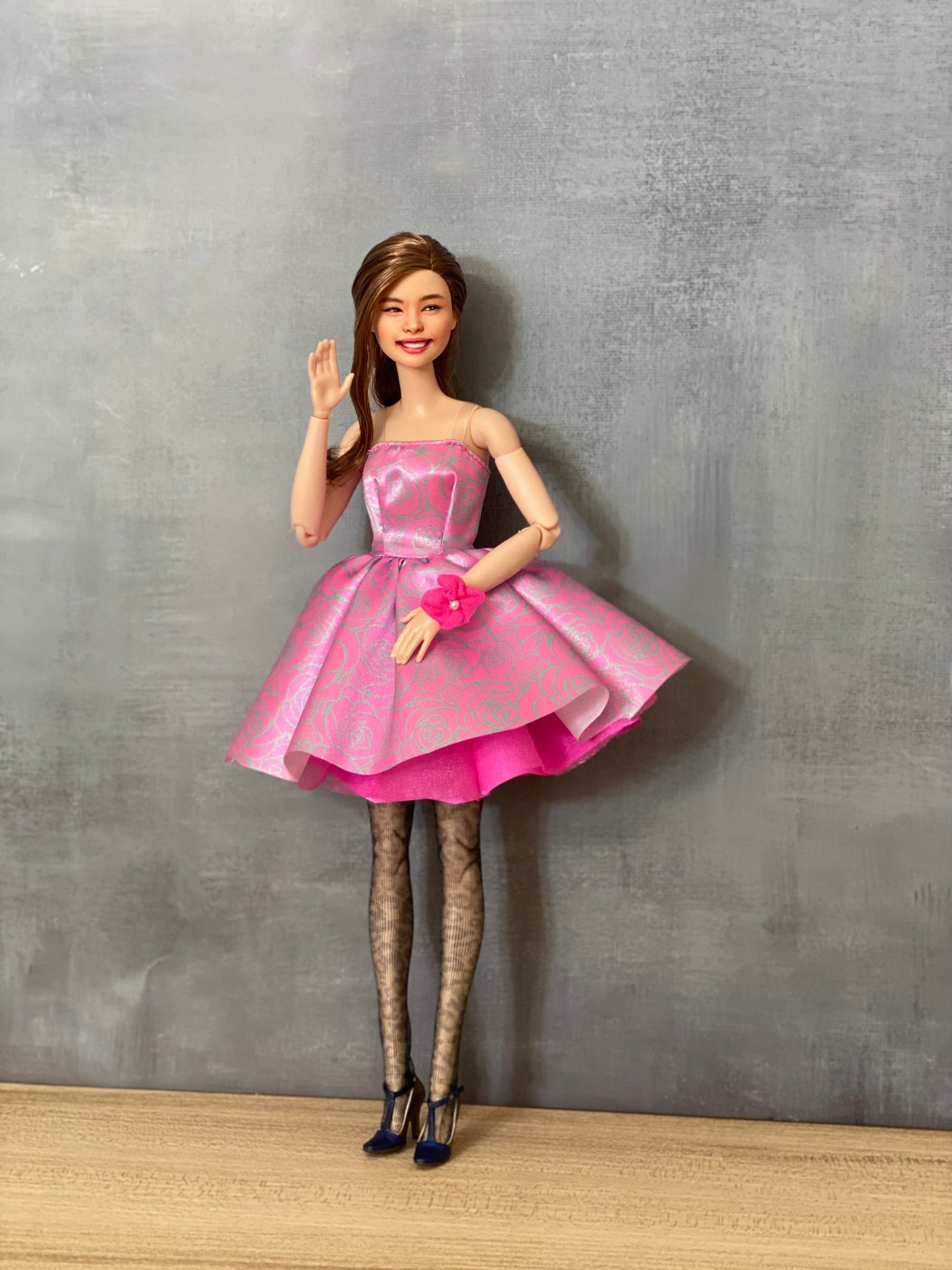 Cara de muñeca OOAK de 12" (30 cm) repintada con cuerpo de muñeca articulado